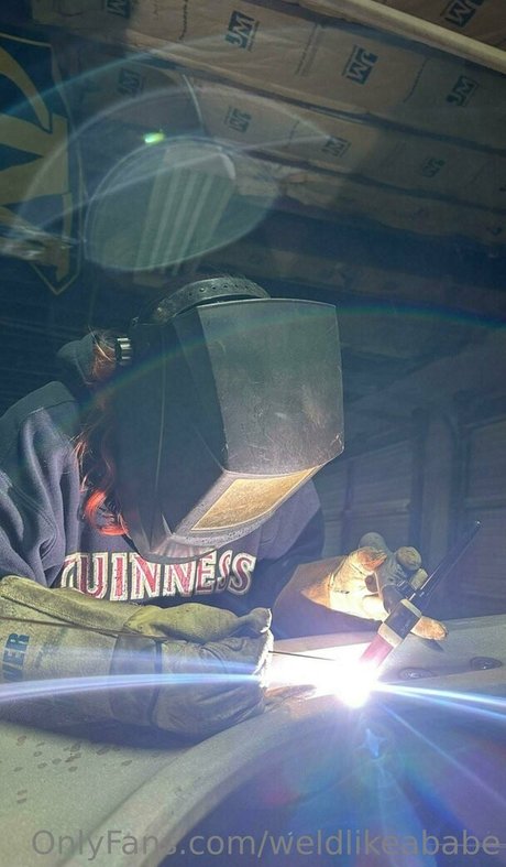 weldlikeababe model nice image