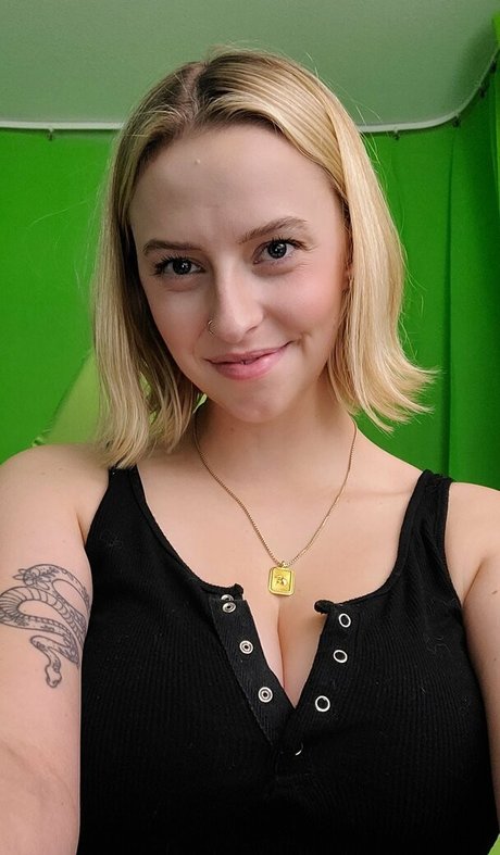 molleyhoney model hd images