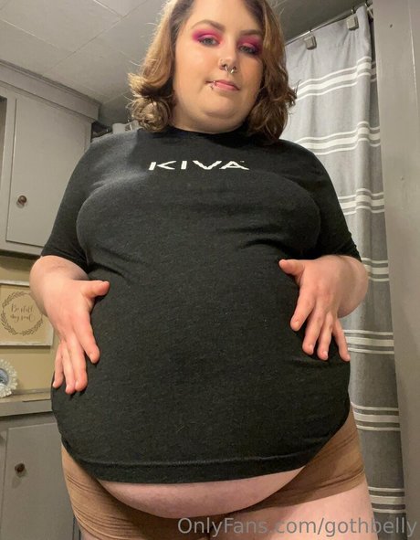 gothbelly model hd img