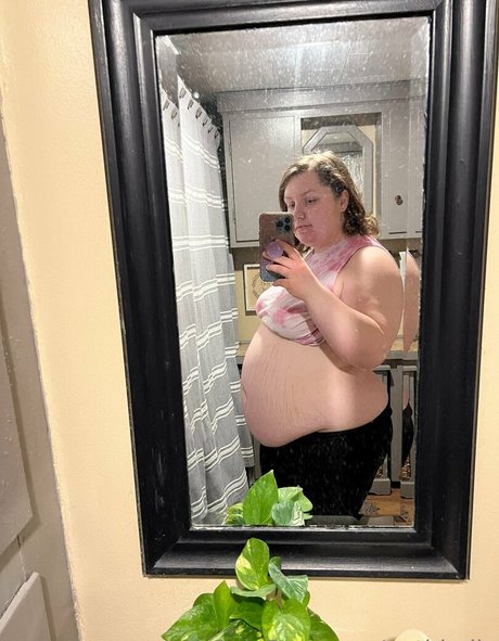gothbelly model nude img