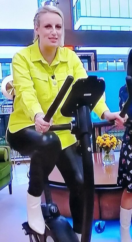 Steph McGovern model top image