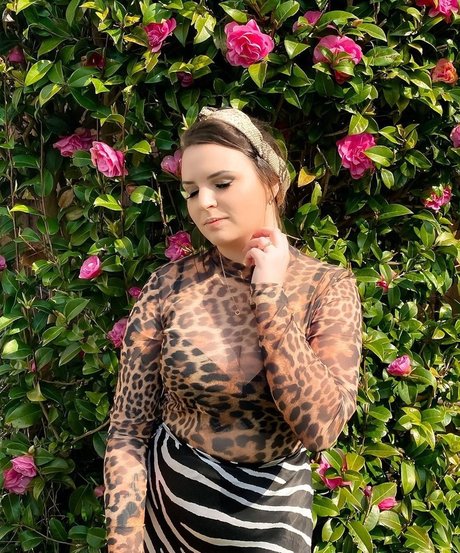 Emma Blackery best model image