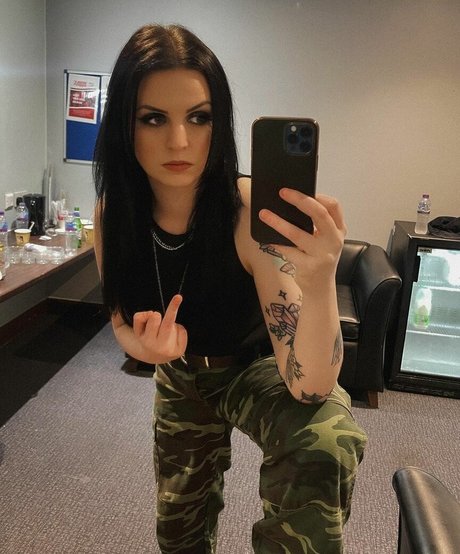 Emma Blackery high quality pornstar picture