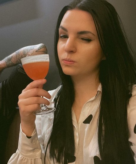 Emma Blackery star naked archive