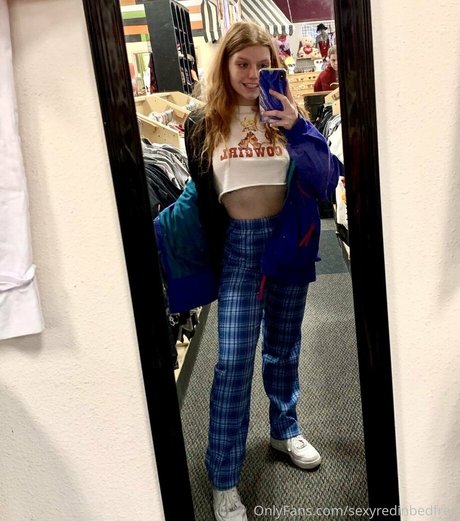 sexyredinbedfree nudes actress pictures