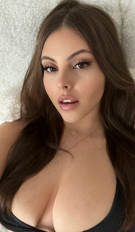 Nicole O naked model galleries