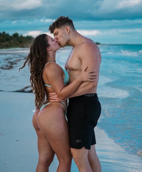 Leonie K pornstar art pictures