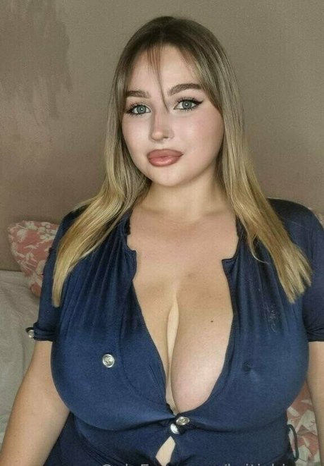 britishlucy pornographic model image