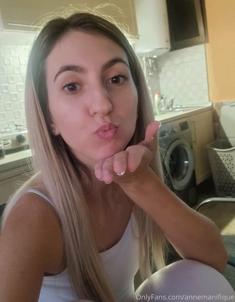 Annemanifique model xxx pics