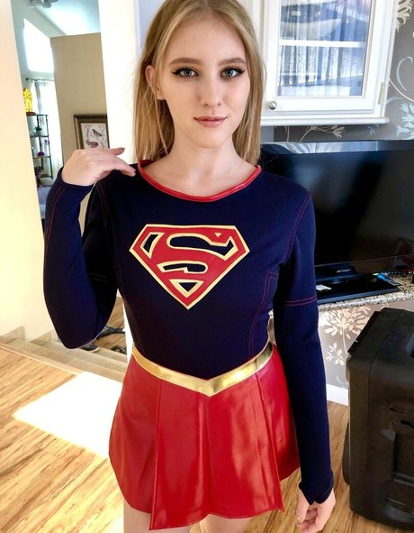 superheroinelimited porn model pic