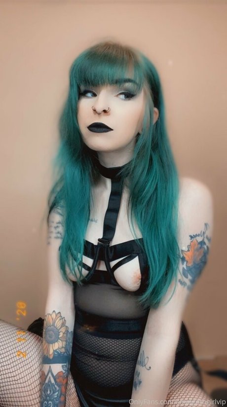smolgothgirlvip free pornstar photo