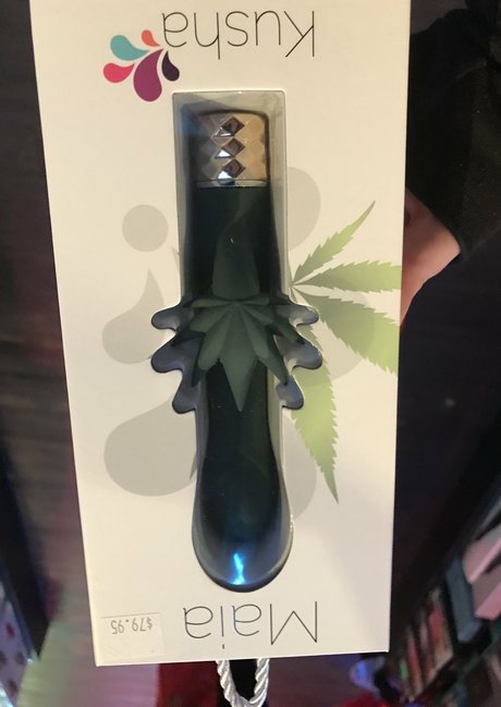 juicycontent naked model photos