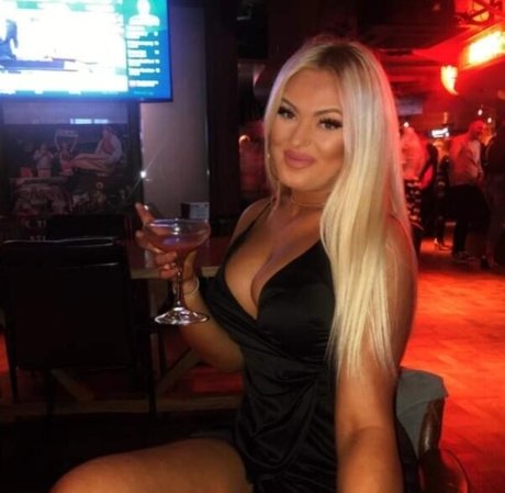 Louisa Moon model free photos