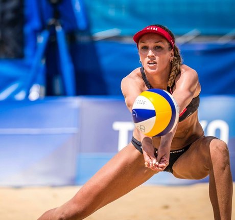 Anouk Verge Depre sexy actress img