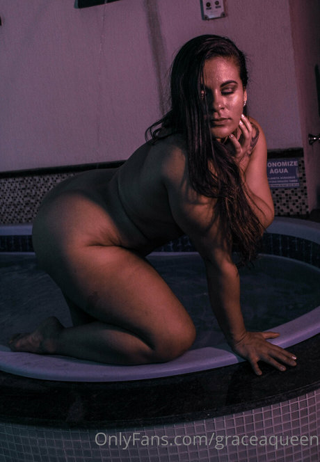 graceaqueen pornstar nudes img