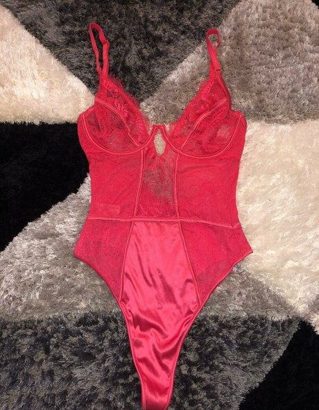 Summer Milton Keynes pornstar erotic pics