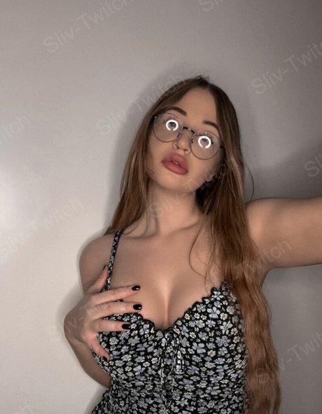 natasha westyy best actress pics