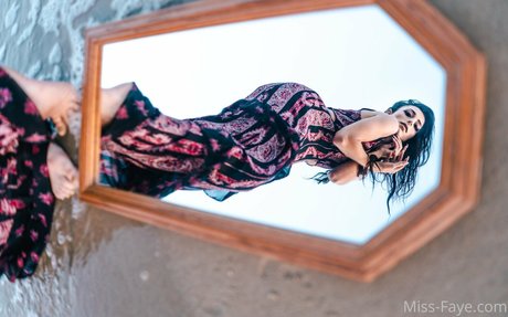 missfayevip model nude photos