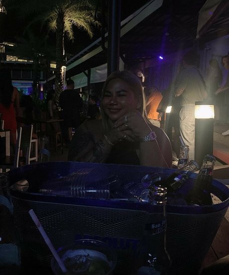 SaRa Chubby top model pics