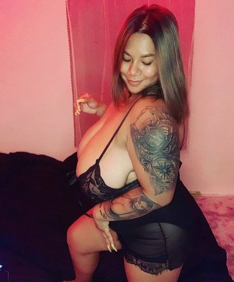 SaRa Chubby model pornographic pic