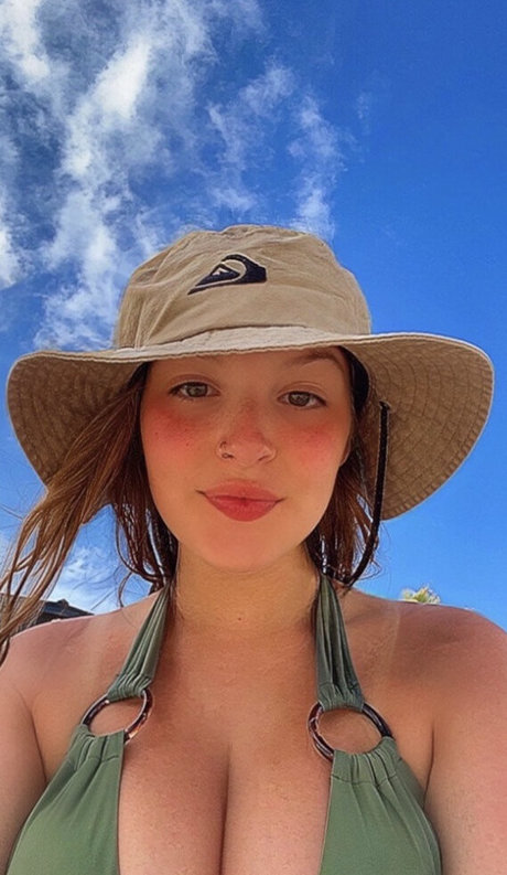 Lilly A naked pornstar picture