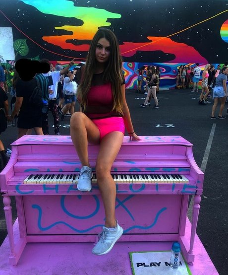 Samantha S model art galleries