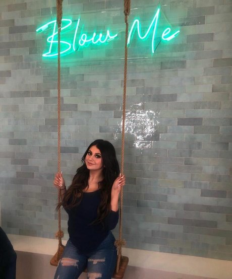 Samantha S sexy star img