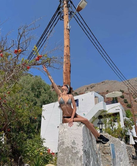 Poqssi art star archive