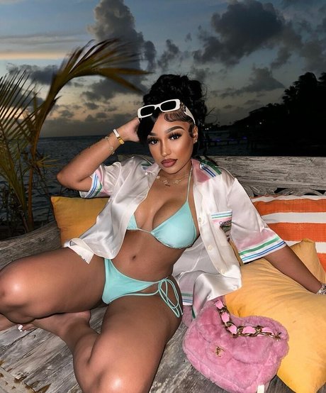 Ella Bandz model hd pic