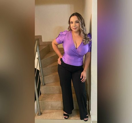 Lucero model perfect pic