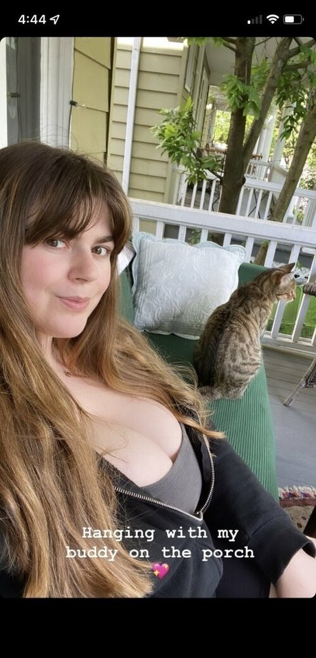 Summie model top photos