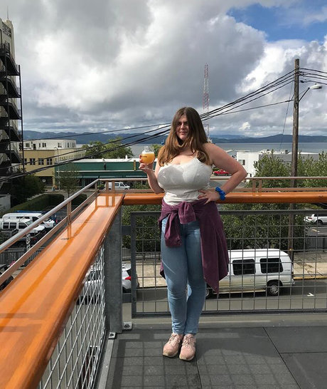 goth onlyfans top picture