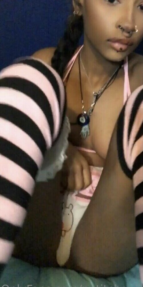 petitchepii adult model pic