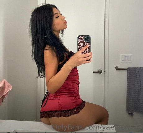 Yael Bernal model porn picture