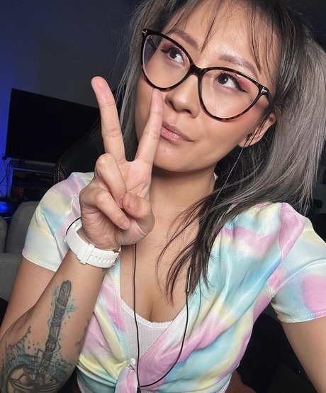 Yinsu Collins nice model pic