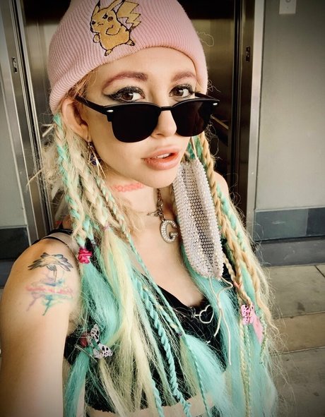 modeljenn beautiful pornstar image