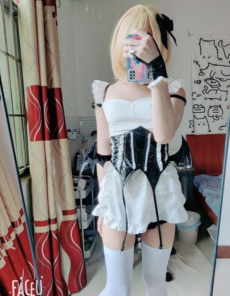 Jessica Milkybar naked model image