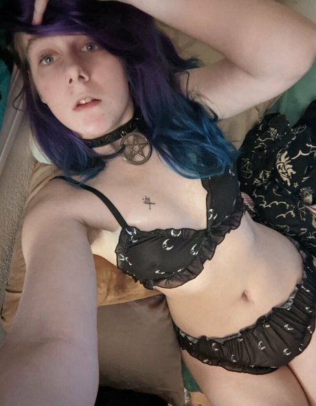 skywolfie star naked photo