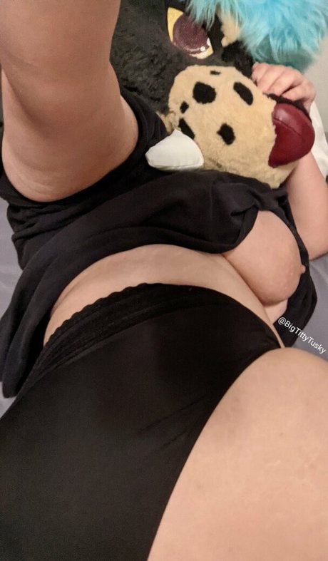 bigtittytusky star top image