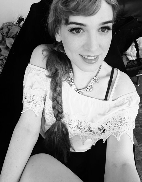 ericacherry pretty model photos