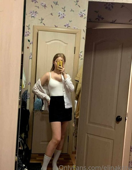elinakitty model adult photo