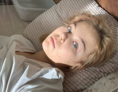 elinakitty xxx pornstar pic