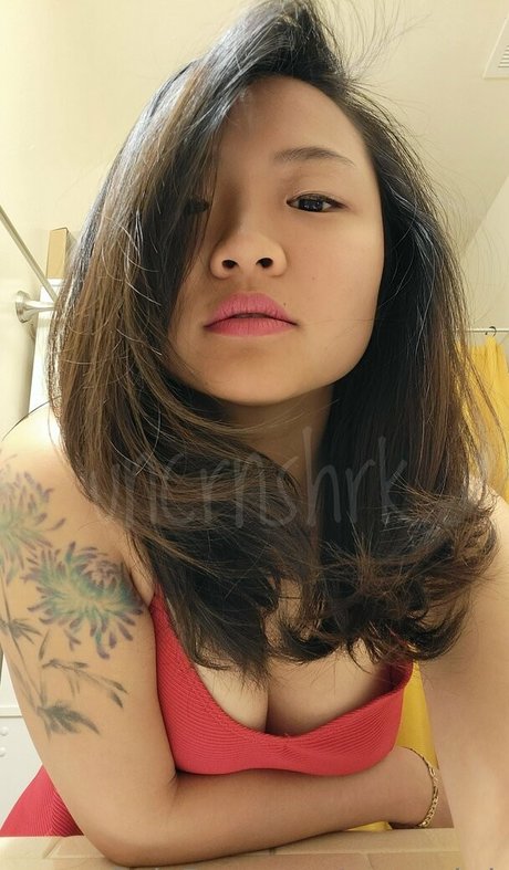 Uncrnshrk pornstar top image