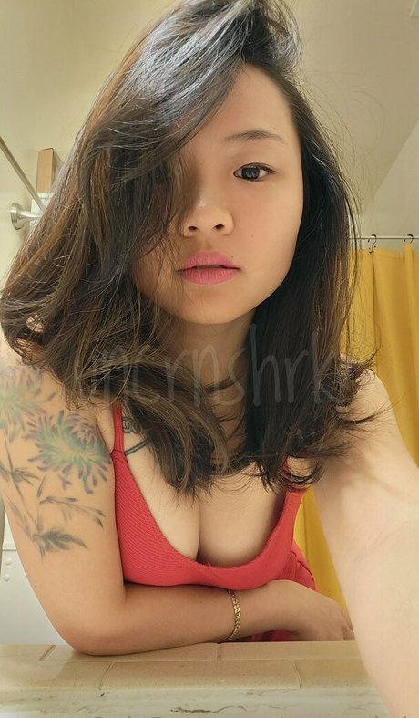 Uncrnshrk naked actress photos