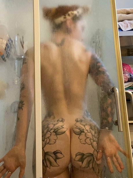 panickedpixie nude actress image