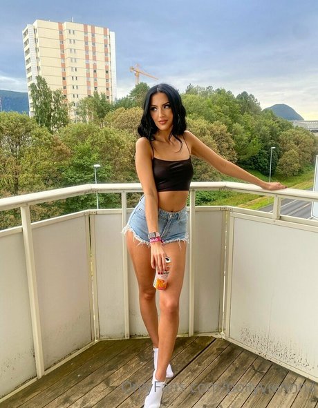 pollyviennna hd star photos