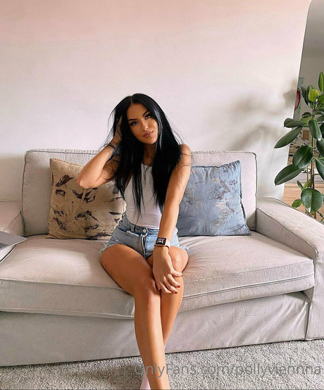 pollyviennna hot actress img