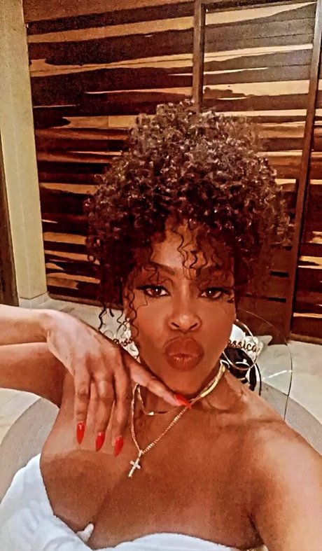 Niecy Nash xxx star galleries