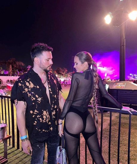 Tika Camaj star erotic pics