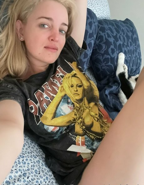 charlsforde pornographic model photos